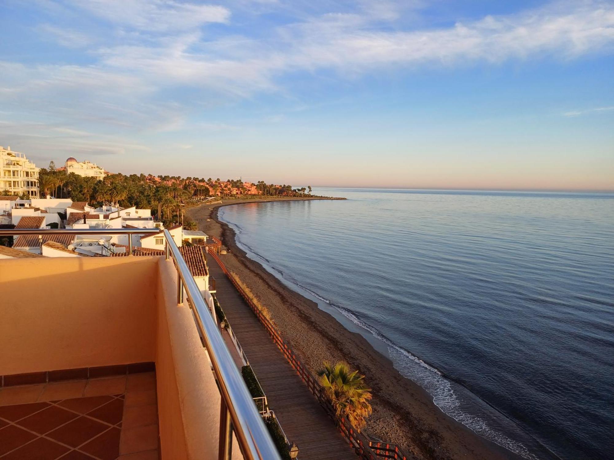 Casa Cachita 2-Confortable Estudio A Pie De Playa Estepona Exterior photo